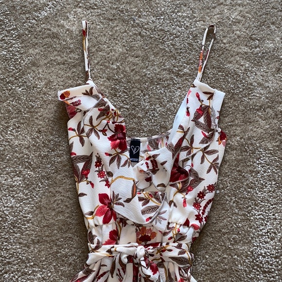 Spaghetti strap - mini floral print dress - Picture 3 of 9